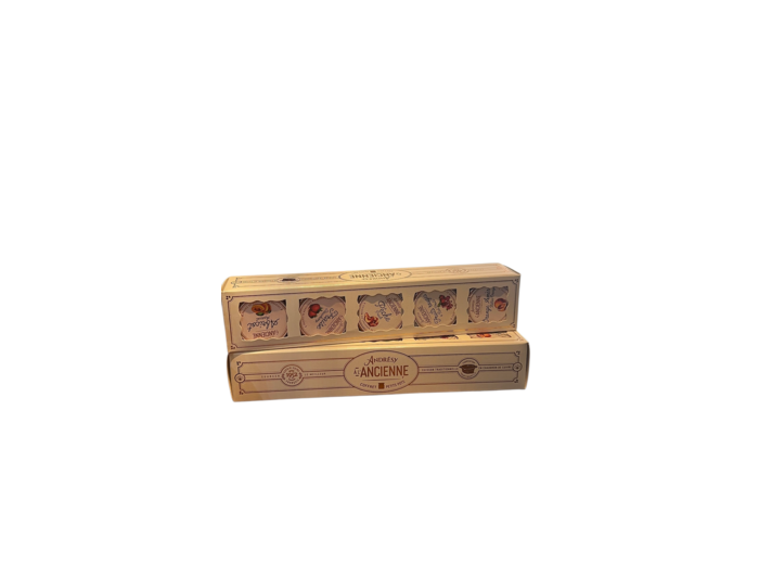 Petits pots de confiture artisanale