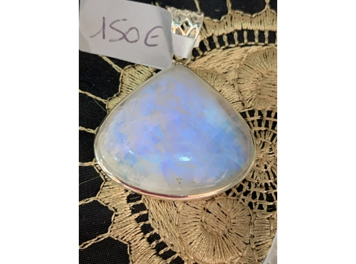 Pendentif en pierre de lune