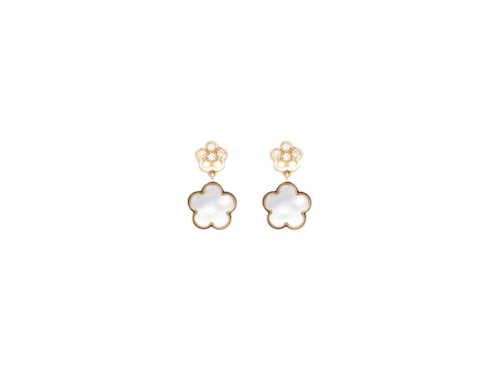 Boucles d'oreilles Cesare Pompanon Fiore di Mamma en or rose, nacre blanche et diamants blancs