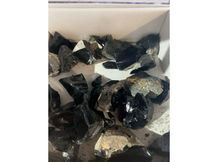 Pierre brute obsidienne