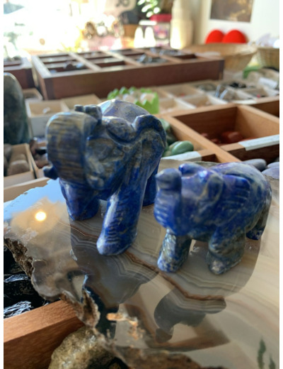 Petit éléphant en lapis lazuli