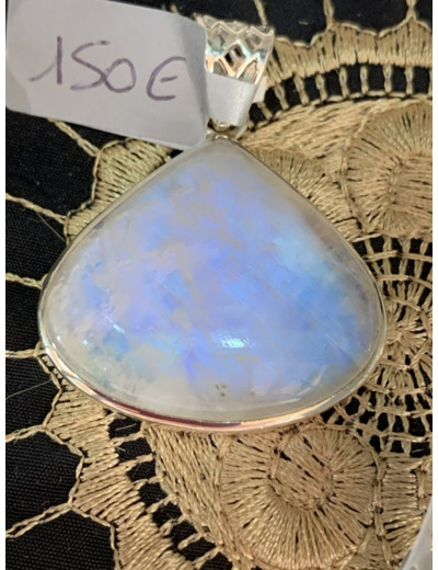 Pendentif en pierre de lune