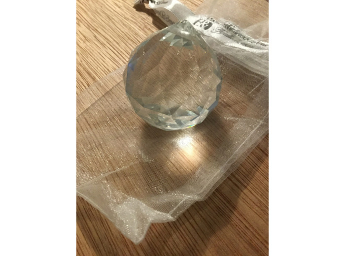 Boule de cristal à facettes moyen modèle