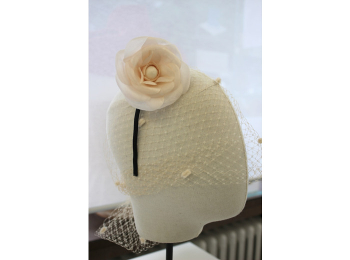 Serre-Tête Au Camélia