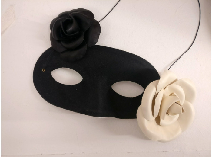 Camélia En Agneau Blanc Ivoire Sur Broche