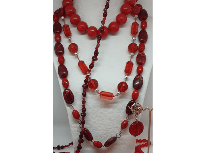 Colliers rouges vintage