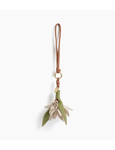 Charms fleur en cuir grainé